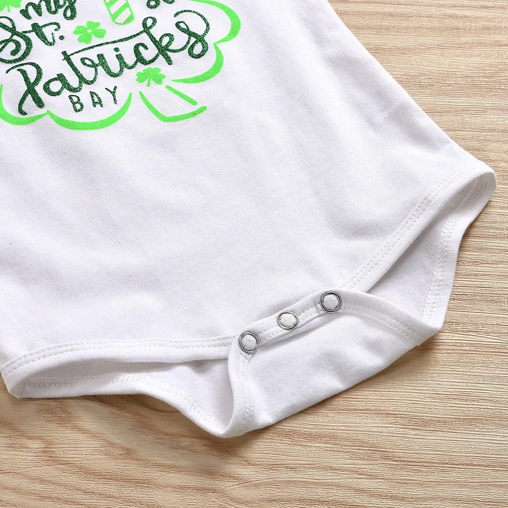 

2021 New baby baby girl children's clothing winter fashion cute clover St. Patrick's Day mesh dress leg