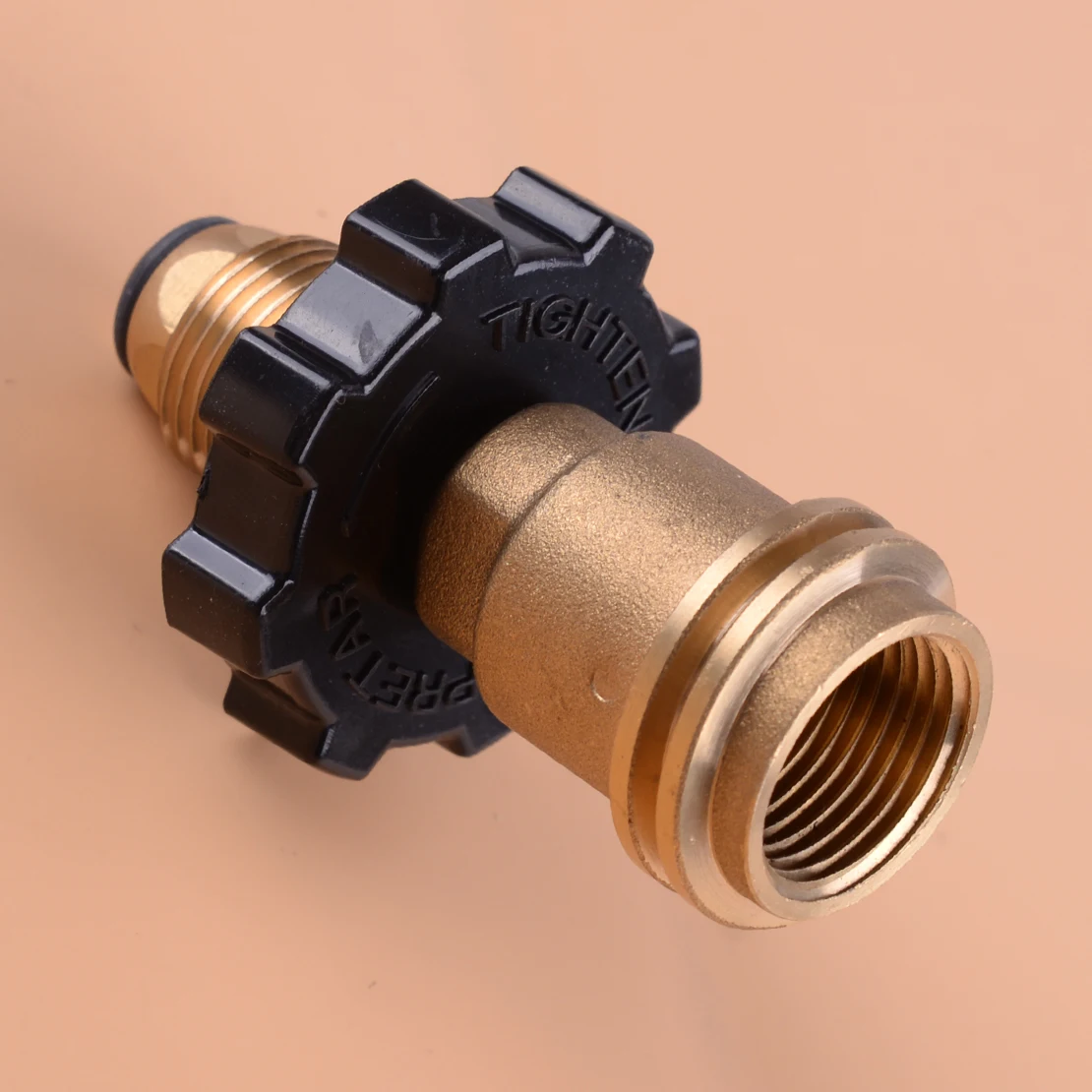 Новый адаптер для пропанового бака преобразует сервисный клапан подходящий POL в