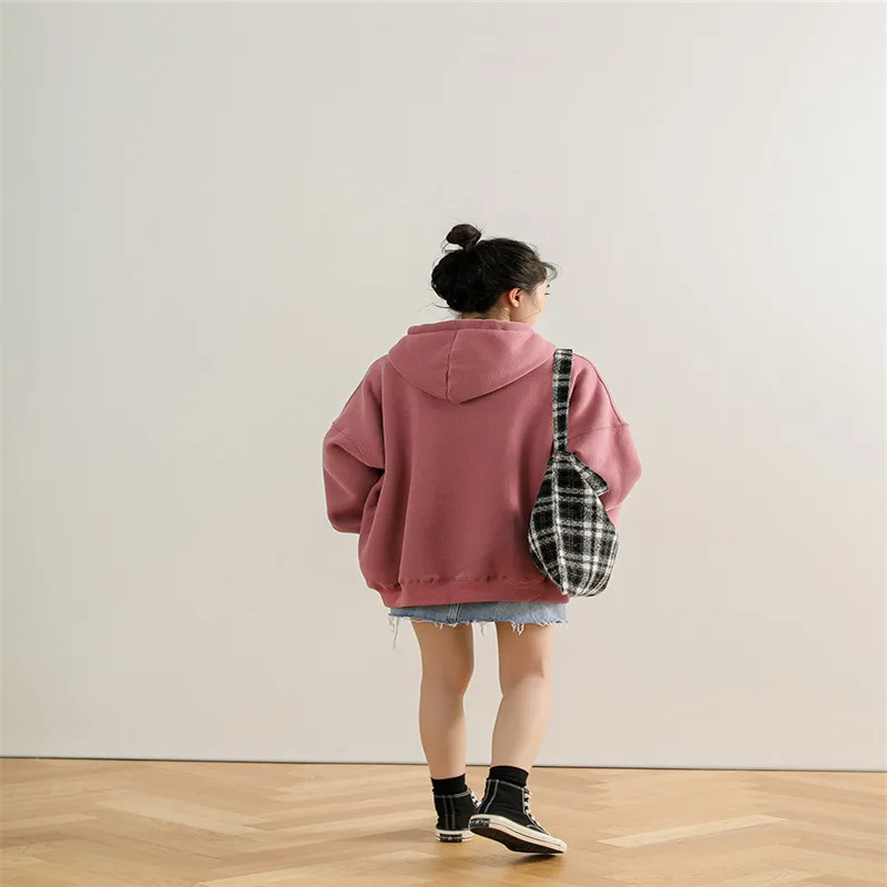 

Autumn And Winter New Korean Version Of The Lazy Super Fire Letter Printed Top Loose Plus Fleece Hooded Sweater Female Tide C001