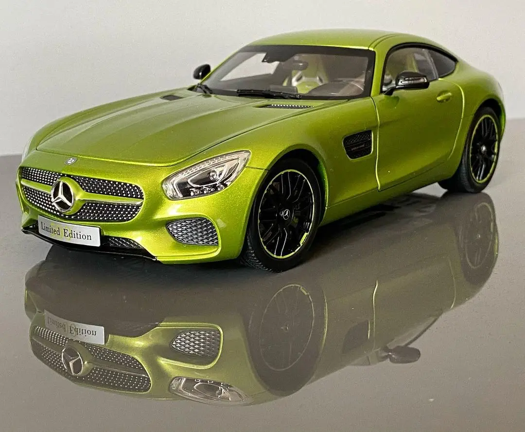 

WELLY 1:24 Mercedes-Benz AMG GTR Alloy Metal Diecast Cars Model Inital Toy Car Children Boy Toys collection toy tools Kids Gifts