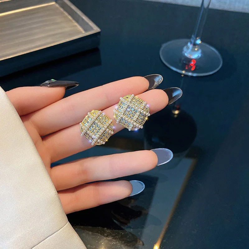 

New Classic Simplicity Geometric Full Diamond Small French Earrings For Woman Fashion Jewelry Temperament Daily Wear Earrings