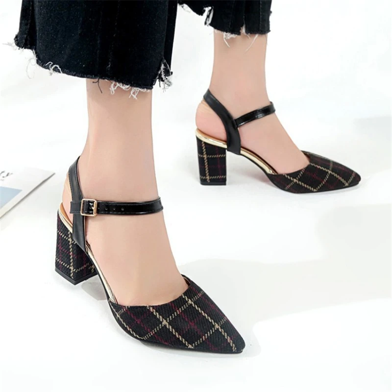 

Women's shoes 2021 summer new British foreign trade plus size 43 pointed suede plaid sandals are thin and fashionable