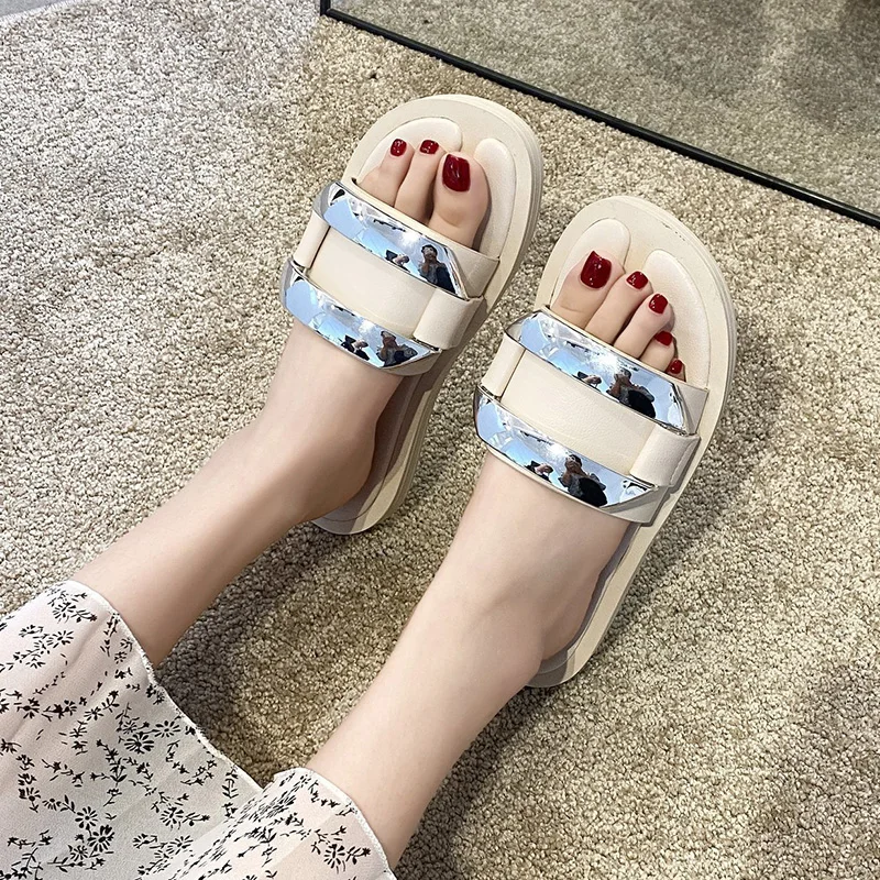 

Shoes Ladies' Slippers Rivet Luxury Slides Summer Clogs Woman Pantofle Designer Beach 2021 Soft Flat PU Fabric Rubber Basic Meta