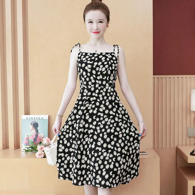 

Floral dress women's summer 2020 new slim mid length print elegant little Daisy suspender skirt