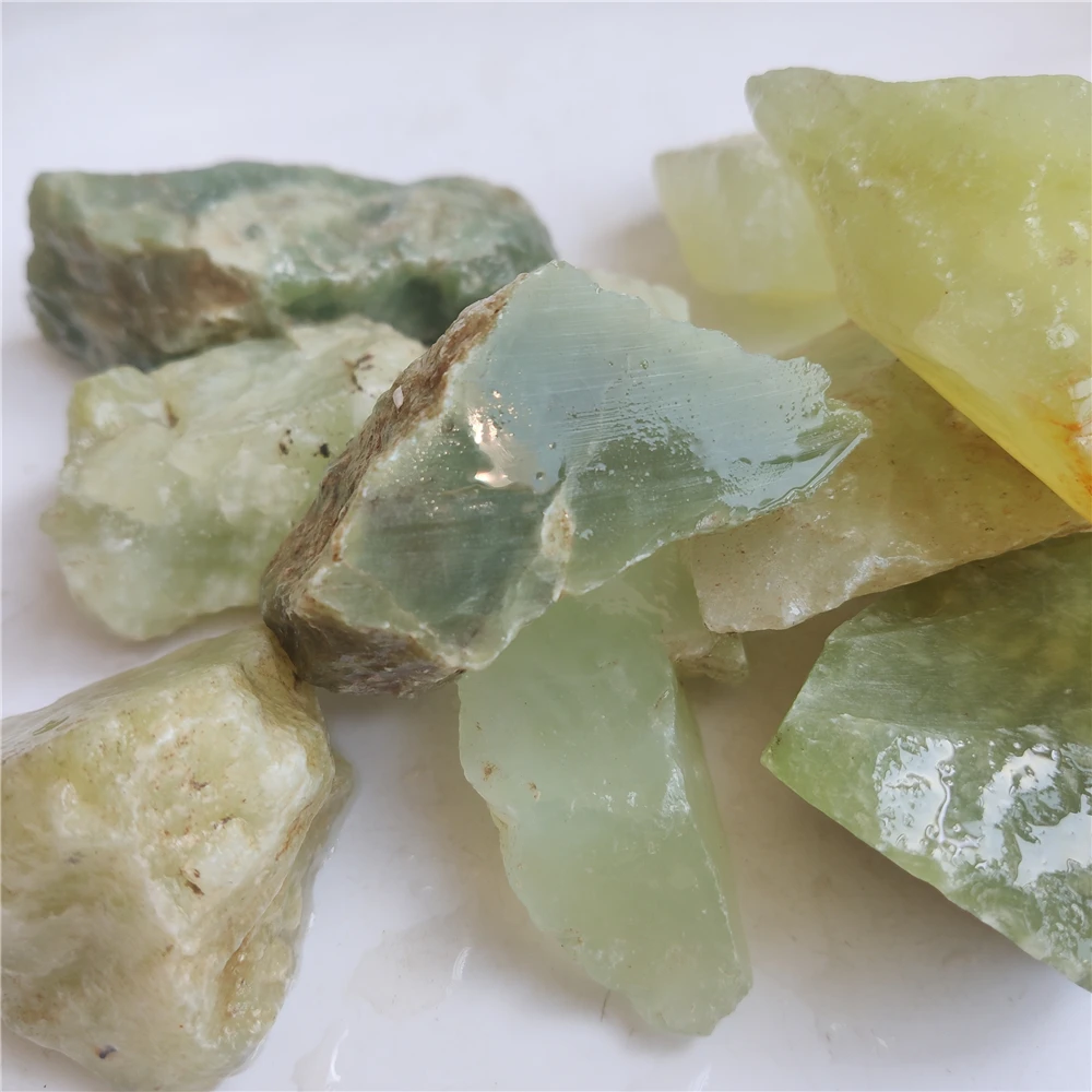 

China Xiuyan Jade Green Serpentine for Hand Carved Jewelry Processing Raw Materials Home Decorative Stones for Making Pendant