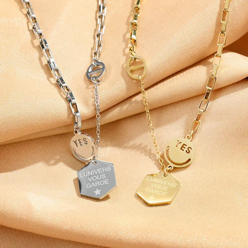 

Fashion geometric polygon smiley face titanium steel necklace female fashion simple niche design light luxury clavicle chain