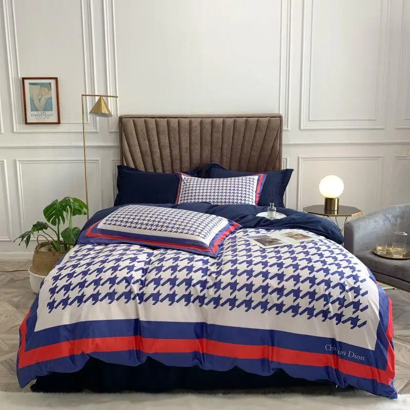 Комплект постельного белья в синюю клетку с рисунком постельное белье цветным