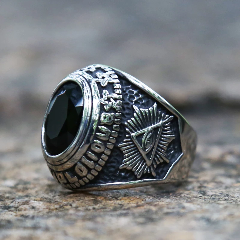 Винтажное кольцо в готическом стиле с большим черным красным синим камнем для