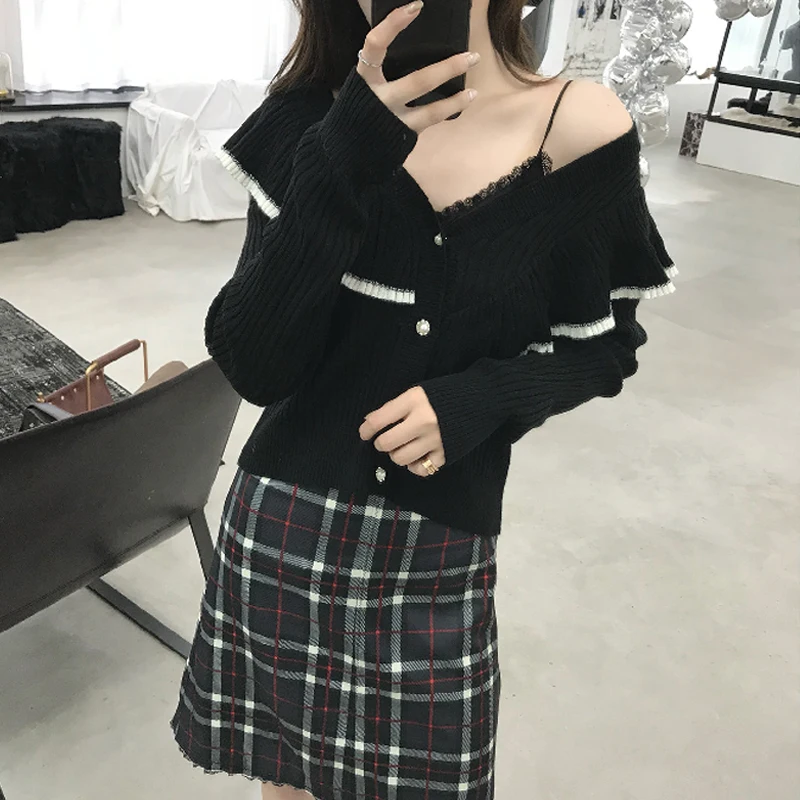 Кардиган женский трикотажный однобортный с V образным вырезом и оборками| |