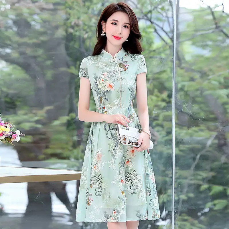 

Elegant Women Chiffon Qipao Retro Vintage Button Pleated Chinese Dress Classical Mandarin Collar Cheongsam Short Sleeve Vestidos