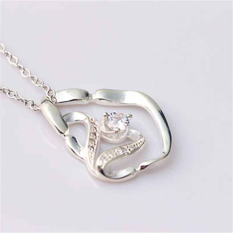 

Новый стиль Серебряный кулон темпераментная маленькая девочка удлиненная любовь модное циркониевое ожерелье кулон