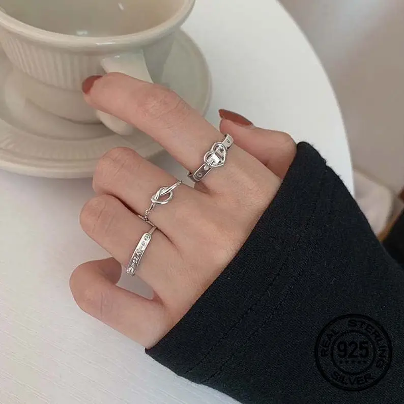 

Love Combination 925 Silver Couple Rings Heart Belt Knotted Chain Alphabet Geometric Round Card Creativity Personality Jewelry