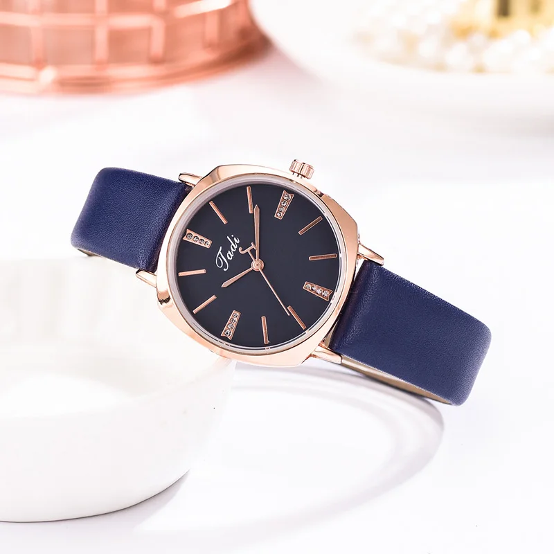 

Women Lady Quartz Movement Wrist Watch Round Dial with Adjustable PU Strap K2