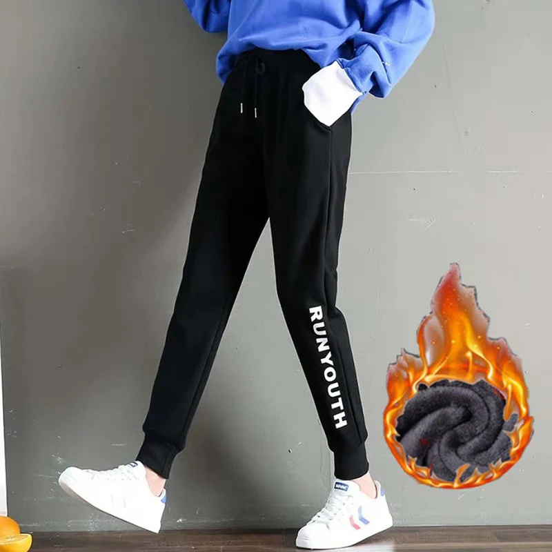 Черные прямые спортивные штаны с эластичной резинкой на талии Классические