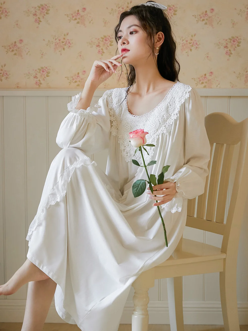 

Vintage Gown Women Dress Cotton Sleepwear Nightgown Casual Sleepwear Women Night wear European Retro Style Dress For Ladies