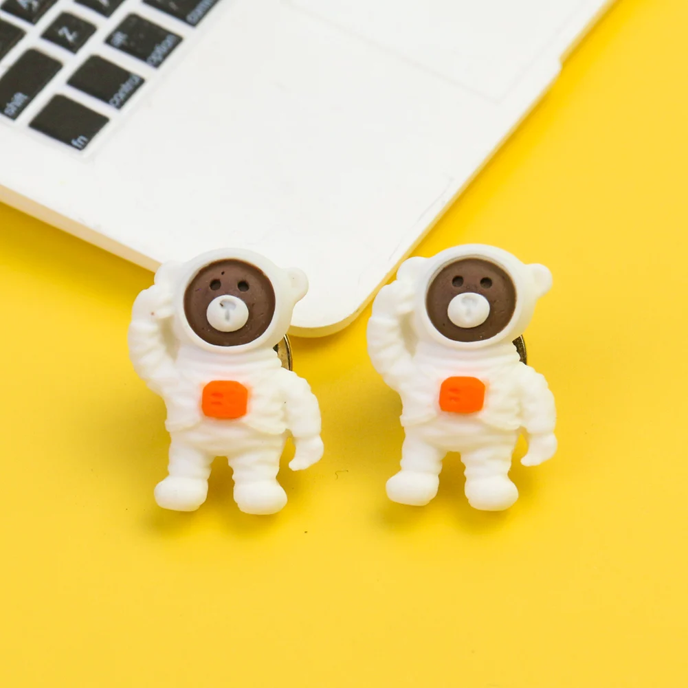 

Cartoon Cute Spaceman Astronaut Cream Epoxy Resin Brooch Collar Decoration Pin Badge DIY Mobile Phone Case Scrapbook Accessories