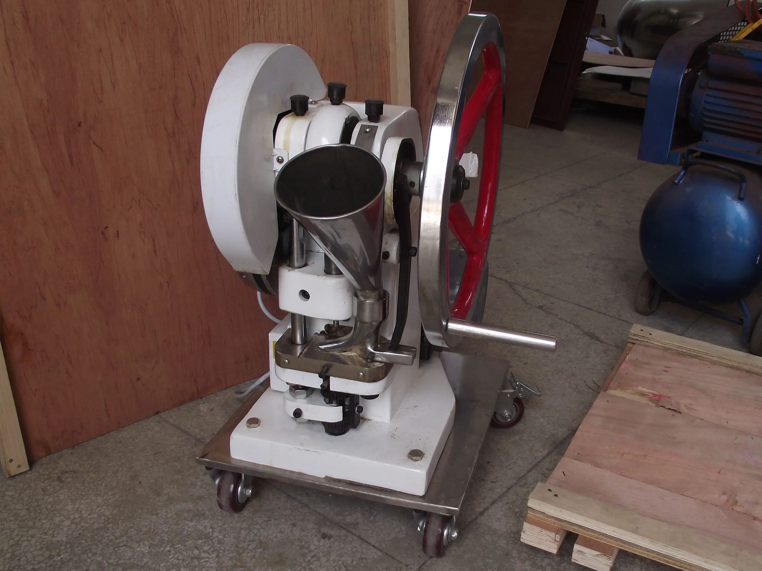 

TDP-5 r&d type automatic diy pill single punch tablet press machine