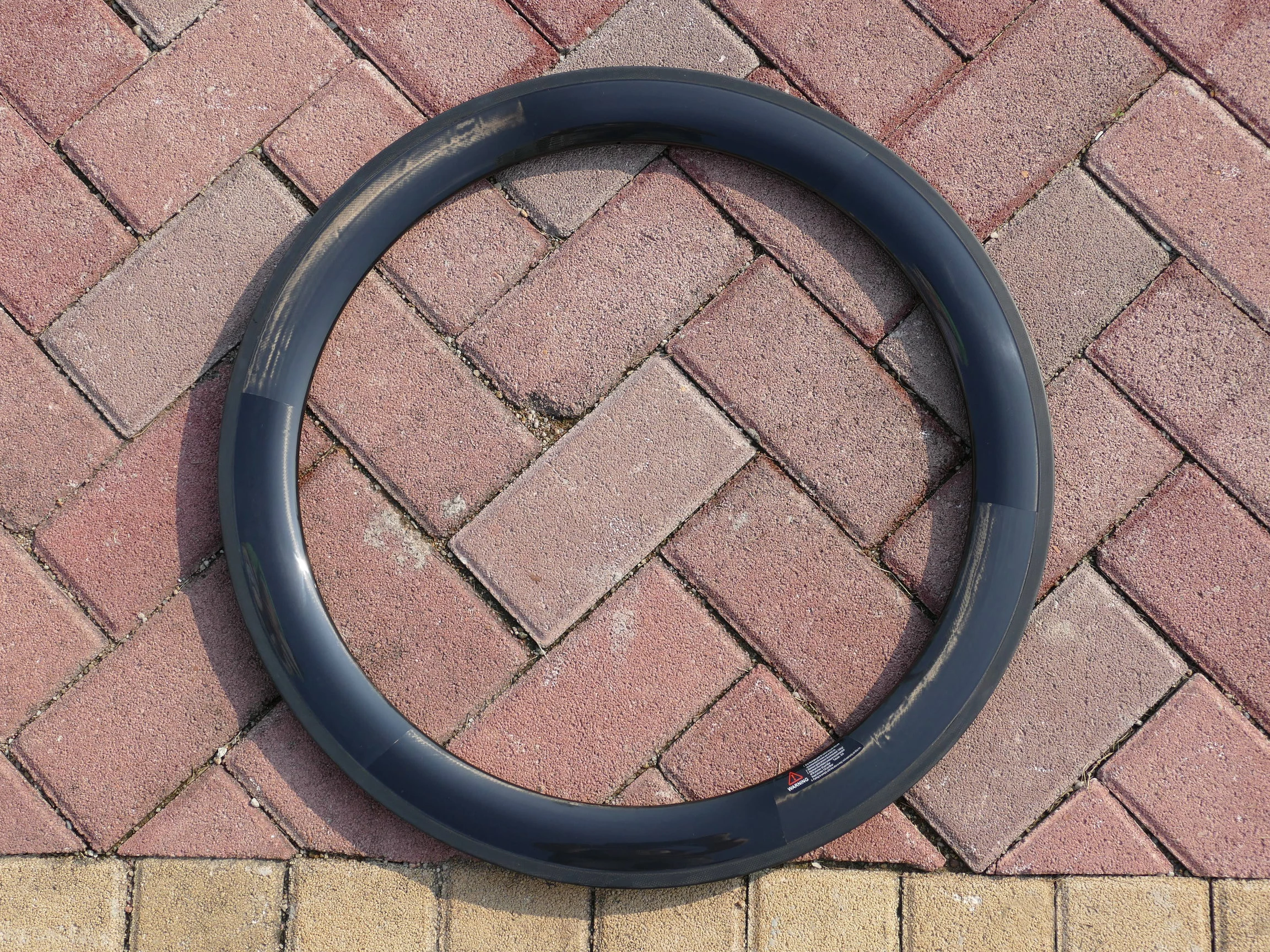 В комплект входит 1 пара ободов полностью карбоновые колеса для дорожного