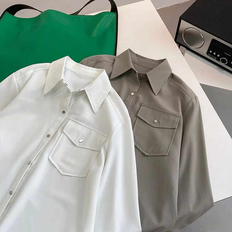 

Женская рубашка с длинным рукавом, белая Свободная рубашка с металлическими пуговицами, топ в Корейском стиле на осень
