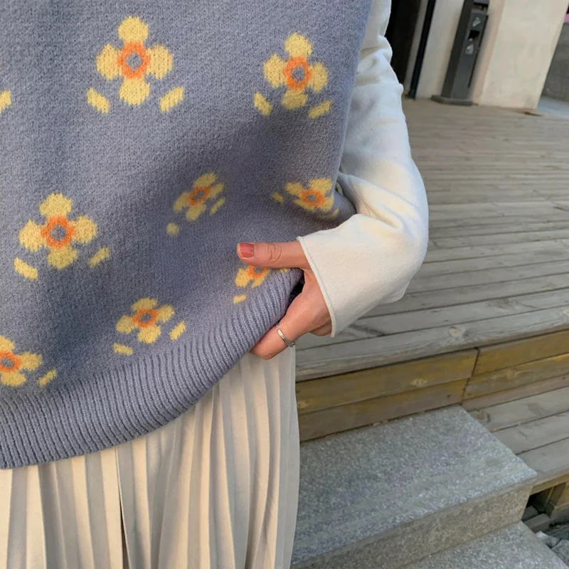 

Sweaters Vest Women Blue Sleeveless V Neck Pullover Floral Printed Elegant Korean Style Knitted Tops Autumn All Match Streetwear