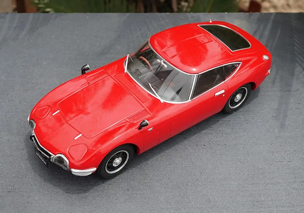 Triple9 1/18 Масштаб Toyota 2000 GT 1967 красный литье под давлением модель автомобиля коллекция