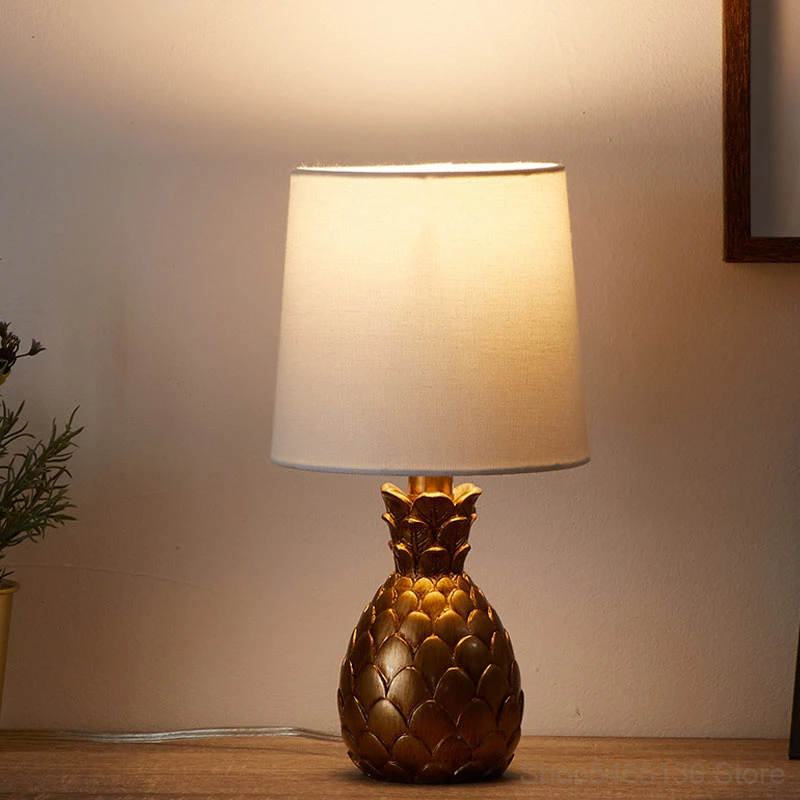 

Настольная лампа в скандинавском стиле с изображением ананаса для спальни, прикроватной тумбочки, гостиной, столовой, Кабинета настольные лампы в современном стиле светодиодный ная подставка светильник светильники, домашний декор