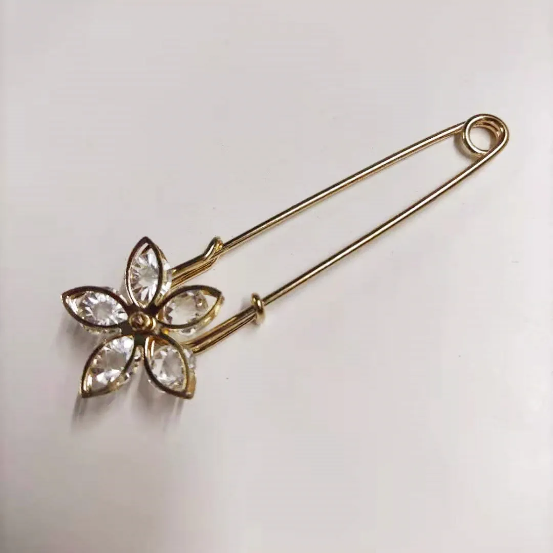 

scarfpin Brooch A waist pin