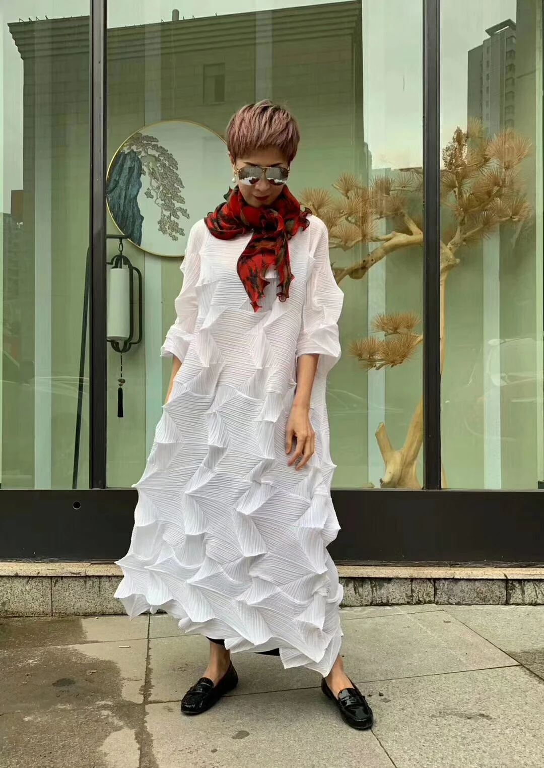 Горячая Miyake модное плиссированное платье со складками и бриллиантами, одноцветное Свободное длинное платье со стоячим воротником