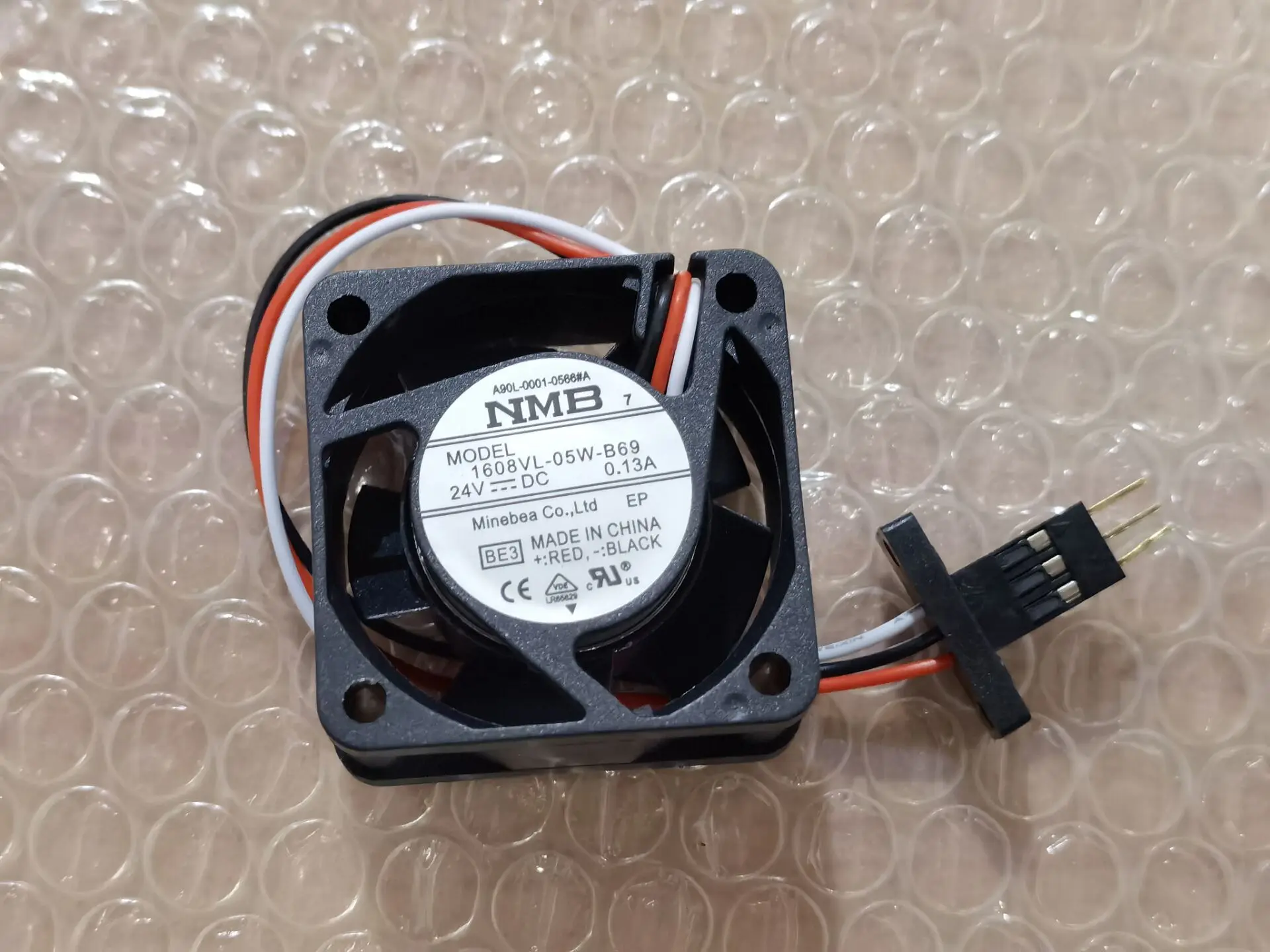 NMB-MAT 1608KL-05W-B69 BE3 DC 24В 0.13A 60x60x38 мм 3-проводной Вентилятор охлаждения сервера