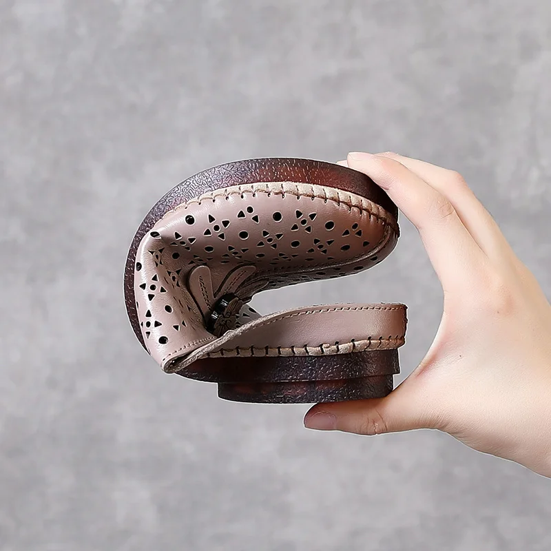 

GKTINOO Genuine Leather Flat Shoes Women Sandals Slippers Closed Toe Summer Women Shoes Cut-Out Handmade Flower Slides