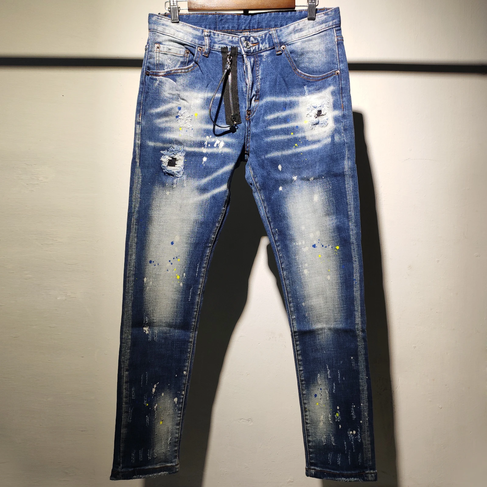 

D2 Painter Wash Skater Jean Blue Hole Patch Ripped Jeans Hip Hop Paint Splash Hole Jeans Brand Cool Guy Jeans Men Slim Fit