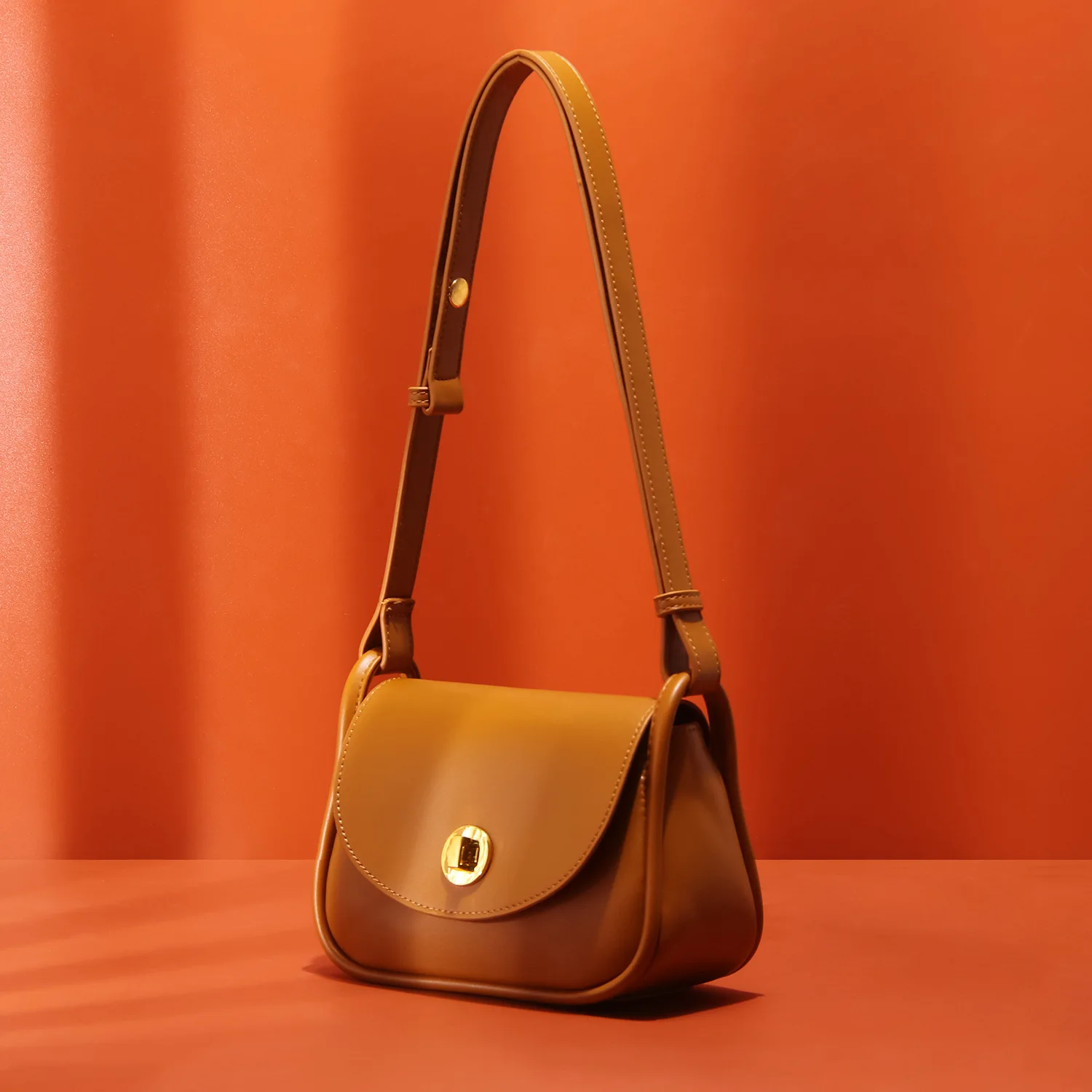 

Retro Style Shoulder Bag Women Crossbody Mini Small Bag Female Autumn Winter Fashion Messenger Bag 2022