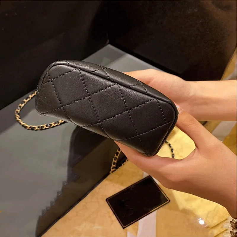 

2021 Big-brand small Xiangfeng Lingge chain bag Xiaoxiang the same box bag lock leather handbags sheepskin