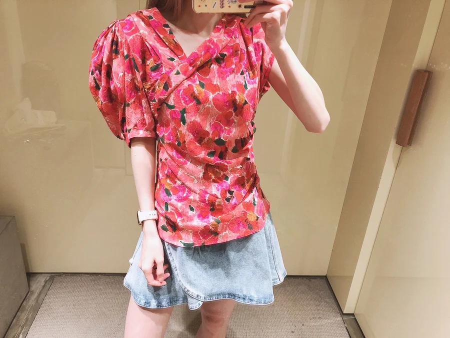 

Women Irregular V-Neck Pleated Blouse 2021 Summer Floral Print Lady Half Sleeve Slim Shirt and Tops