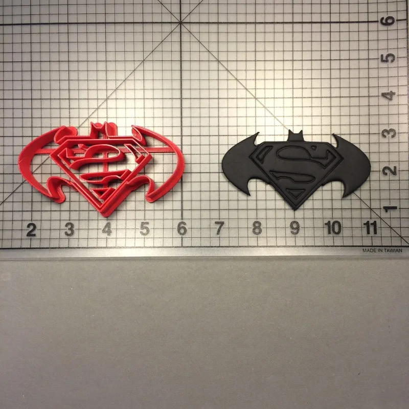 Супер герой Лига Справедливости летучая мышь против супер S логотип Кларка