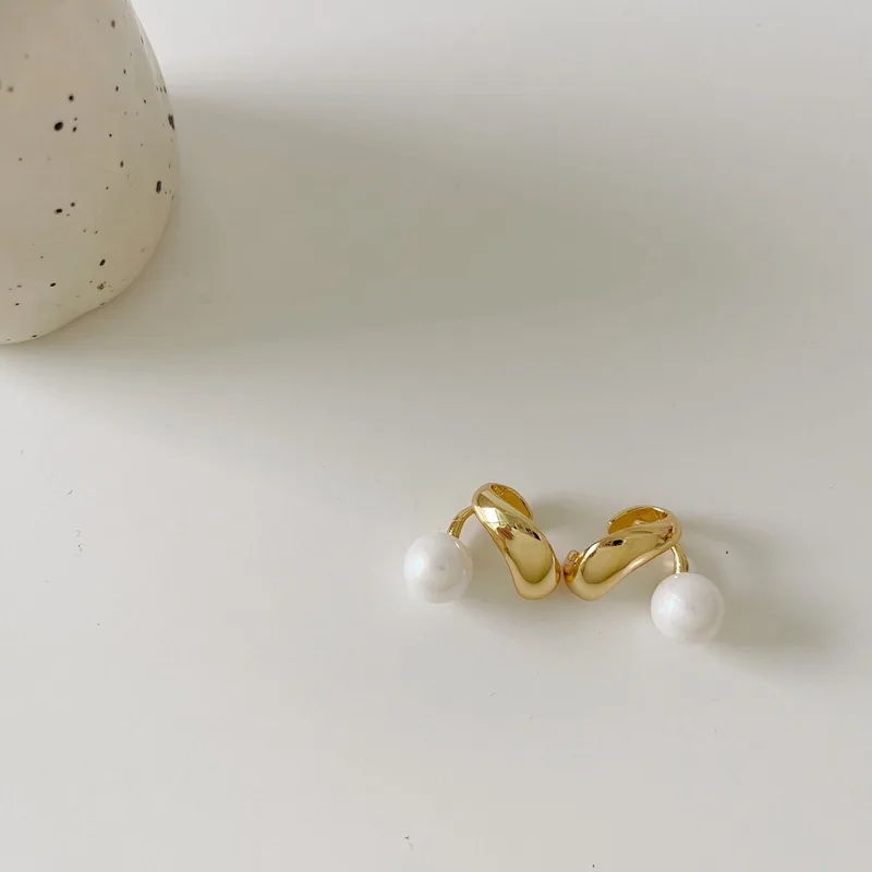 Серьги-каффы женские корейские изгибающиеся с искусственным жемчугом винтажные