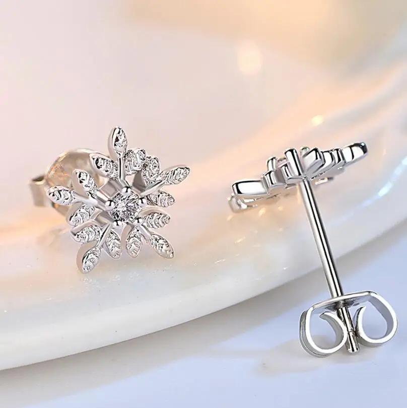

LEKANI 925 Sterling Silver Hollow Snowflake Zirconia Flower Stud Earrings For Women Christmas Gift brincos oorbellen S-E267