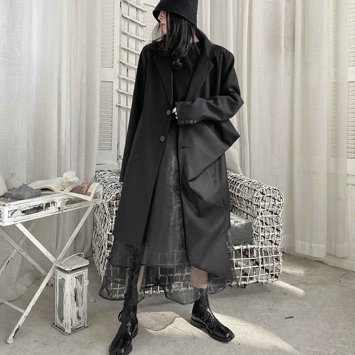 

SuperAen свободные нерегулярные 2021 новый дизайн однотонные черные однобортные повседневные длинные женские пальто