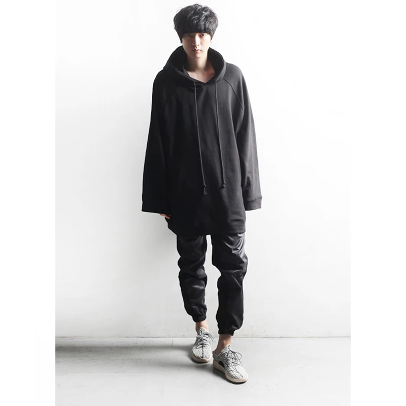Мужская куртка с капюшоном длинным рукавом в простом японском стиле на осень и