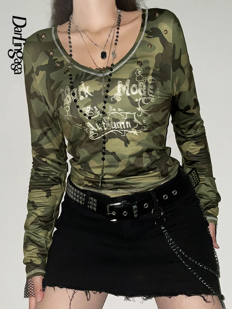 

Darlingaga Streetwear V Neck Camouflage Print Women T-shirts Bodycon Crop Top Tee Harajuku Fairycore Aesthetic Shirts Spring New