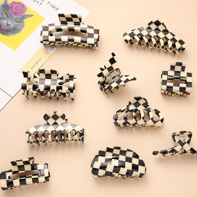 

Новинка модная простая Геометрическая черно-белая решетчатая ацетатная заколка для волос в стиле ретро полые аксессуары для волос для женщ...