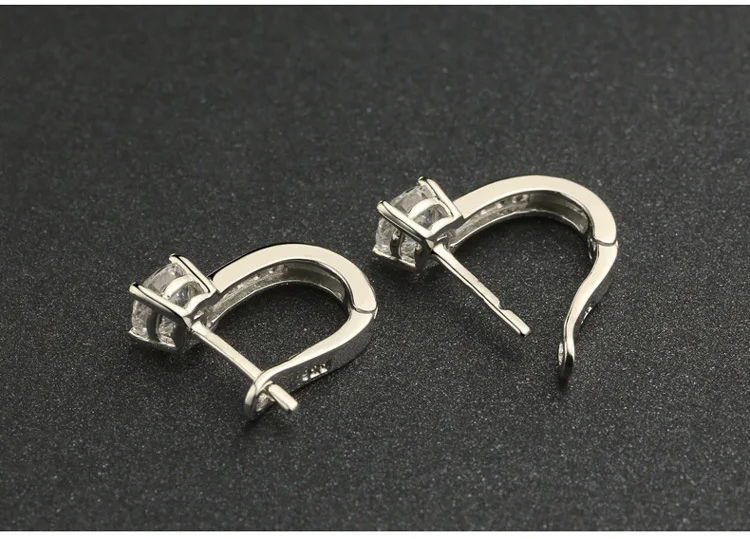 Женские серьги u образного типа с жемчугом и цирконием Серебристые пуговицами