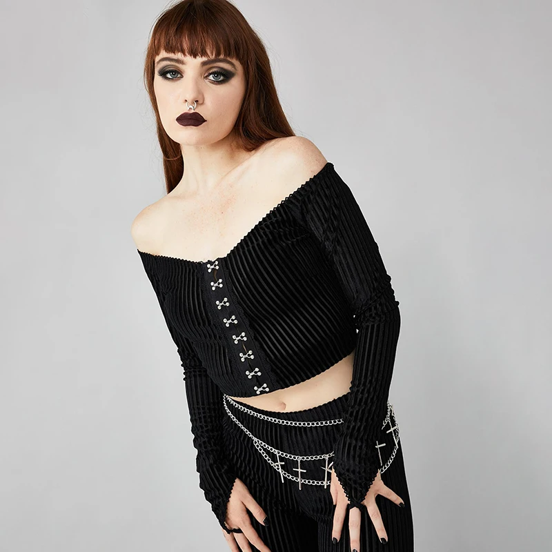 Женская Винтажная Футболка Goth черная с треугольным вырезом и длинным
