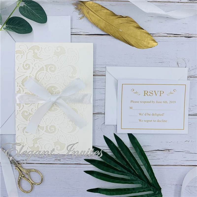 Карманная складка цвета слоновой кости с цветочным и геометрическим принтом |