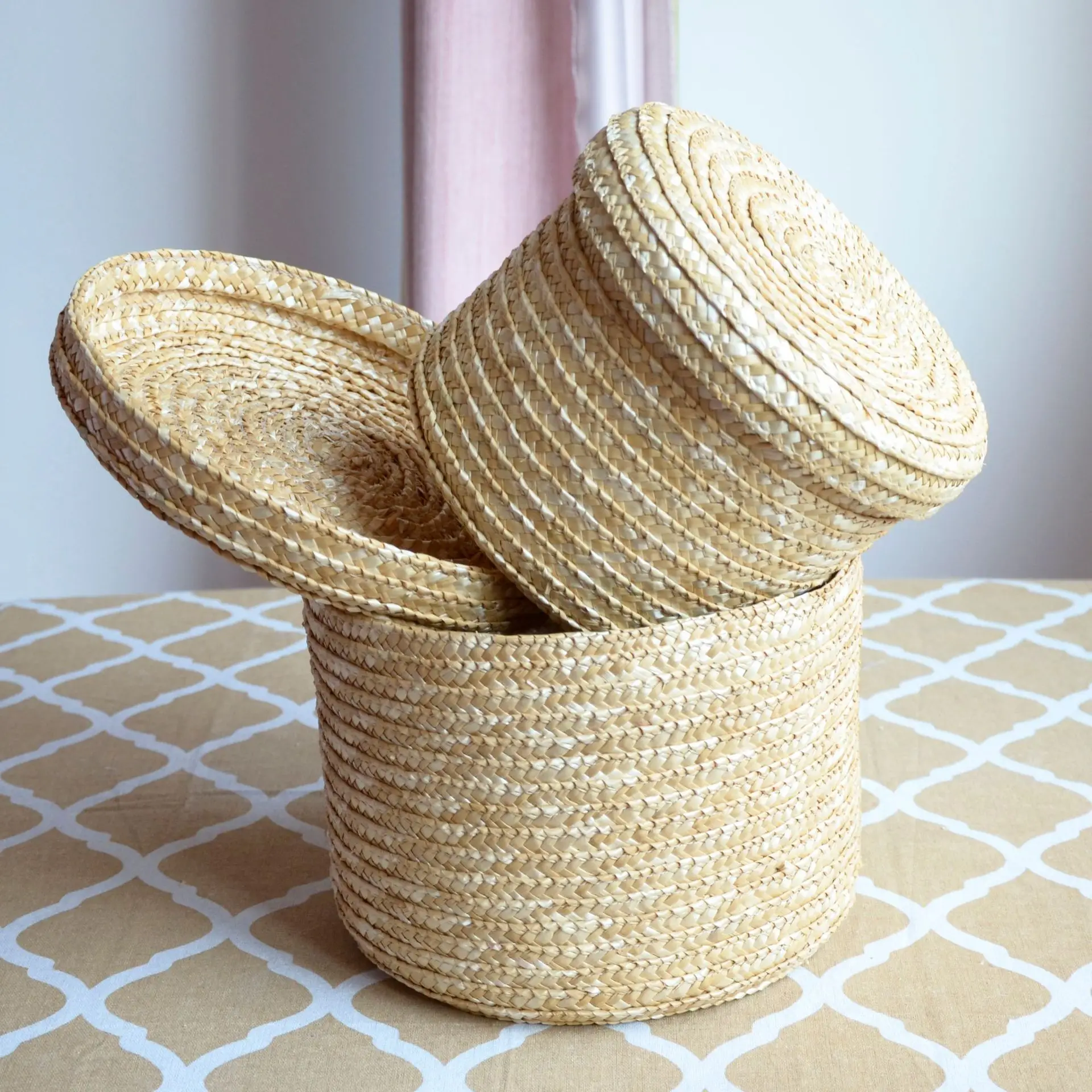 

Straw Wicker Basket Rattan Fruits Vegetable Container with Lid Clothes Laundry Basket Toys Sundries Organizer Underwear Holder