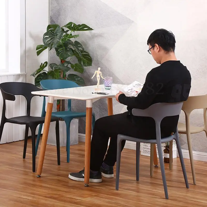 Пластиковый стул для взрослых утолщенный со спинкой креативный обеденный в
