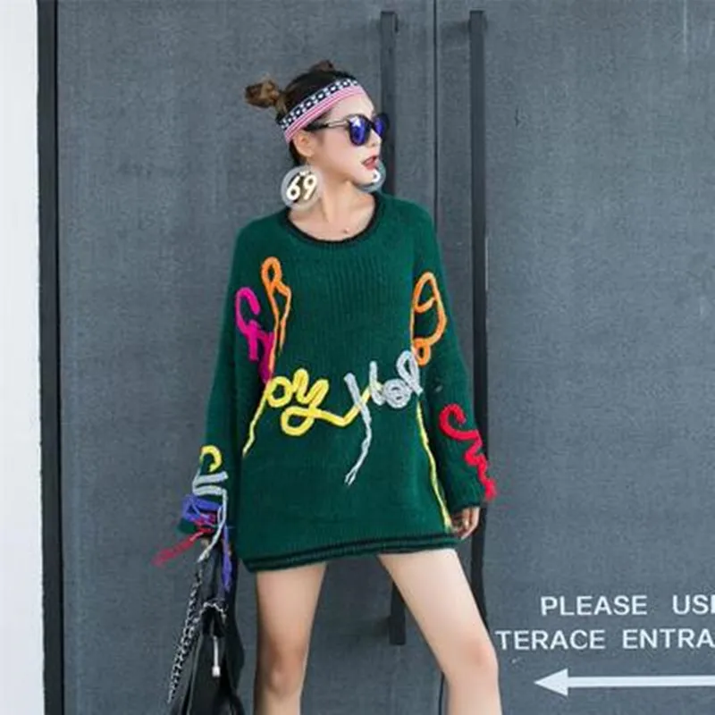 Свитер женский трикотажный с буквами и кисточками Осень-зима 2019 | Женская одежда