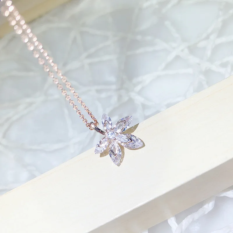

BOTU Fashion Jewelry Zircon-Laid Necklace Women Snake Bones Chain Simple Student Flowers Chain Jewelry for Women