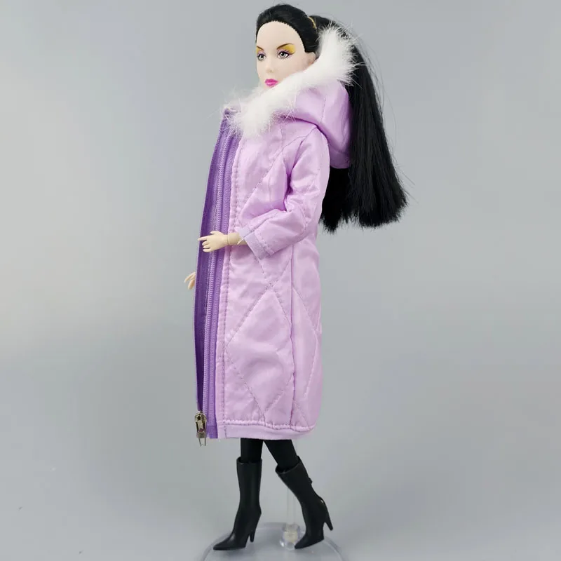 Зимняя теплая длинная куртка фиолетового цвета для куклы Барби одежда парка 1/6