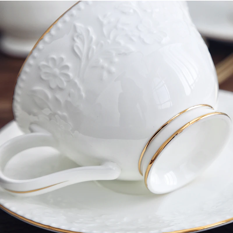 Кофейный сервиз с блюдцем и чашкой из белого костяного фарфора английский